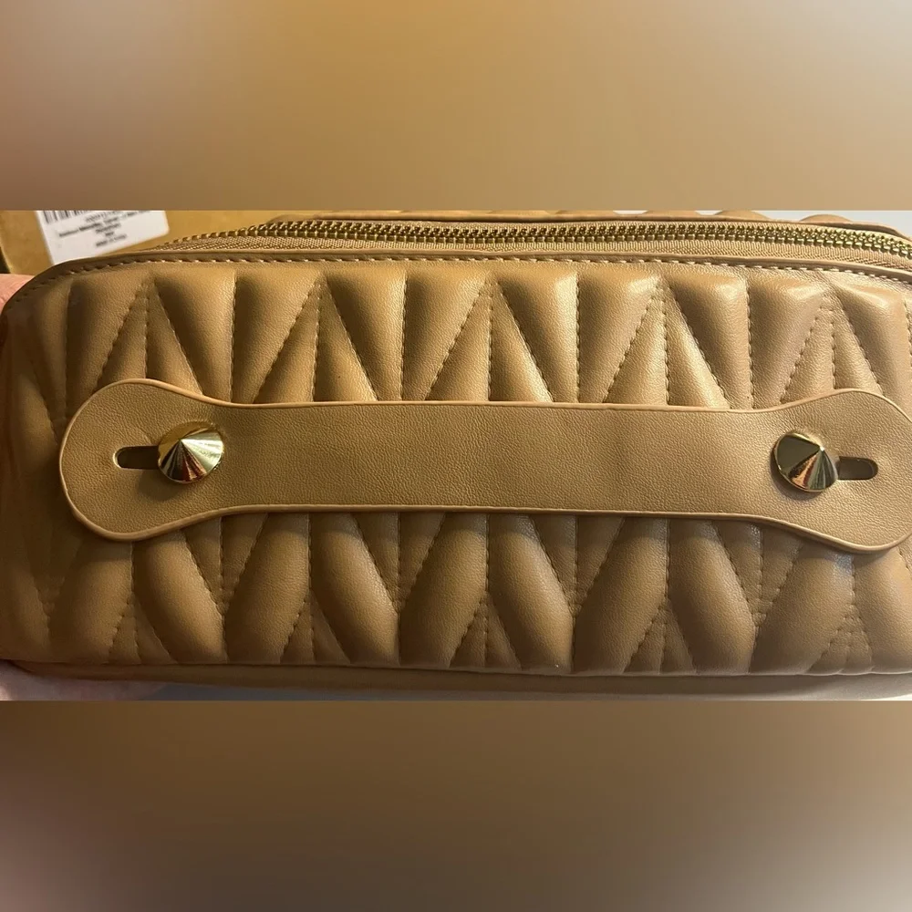 NWT Misvivaus Quilted Makeup Bag